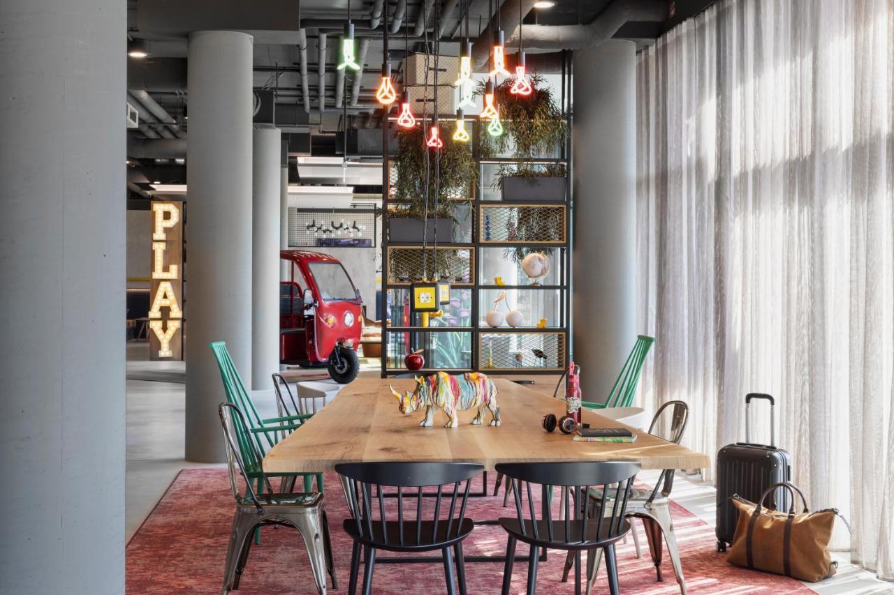 Moxy Vienna City East Viena Exterior foto