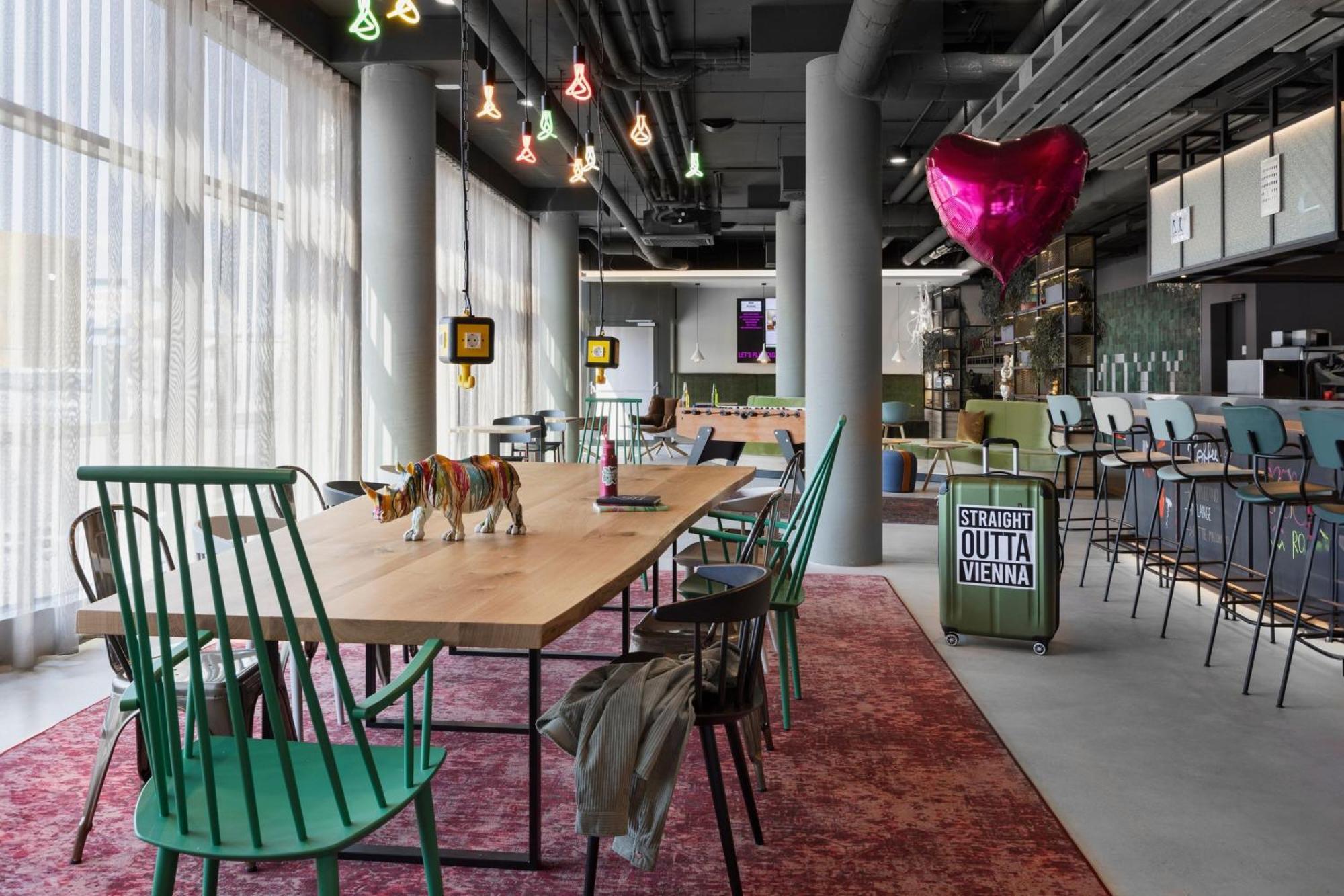 Moxy Vienna City East Viena Exterior foto